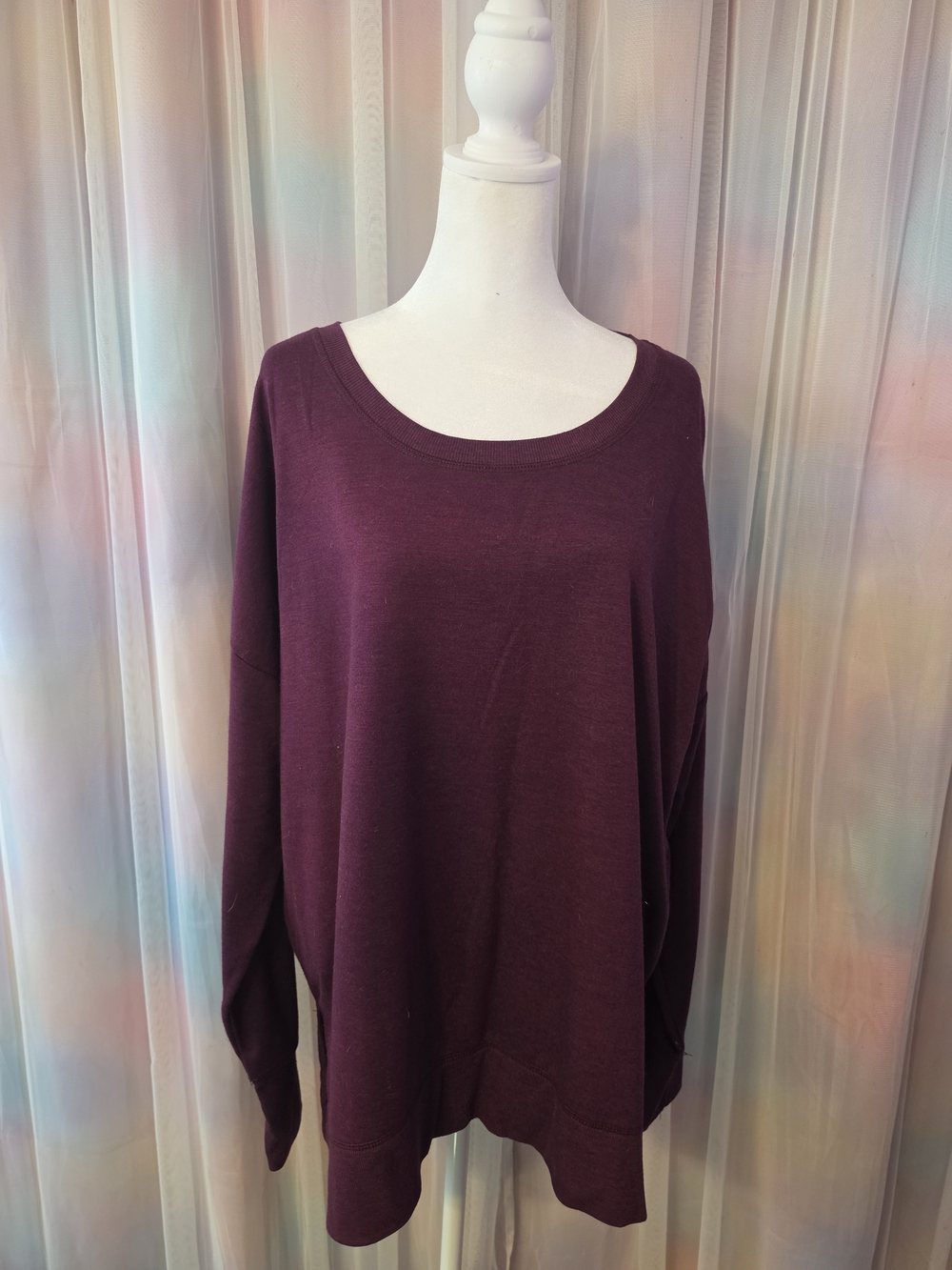 Women's Soft Oversized Scoop Neck Pullover Thumbholes Sweatshirt in Plum
